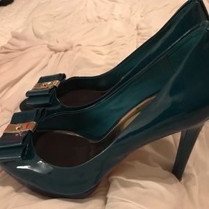 Coach Starla Heels